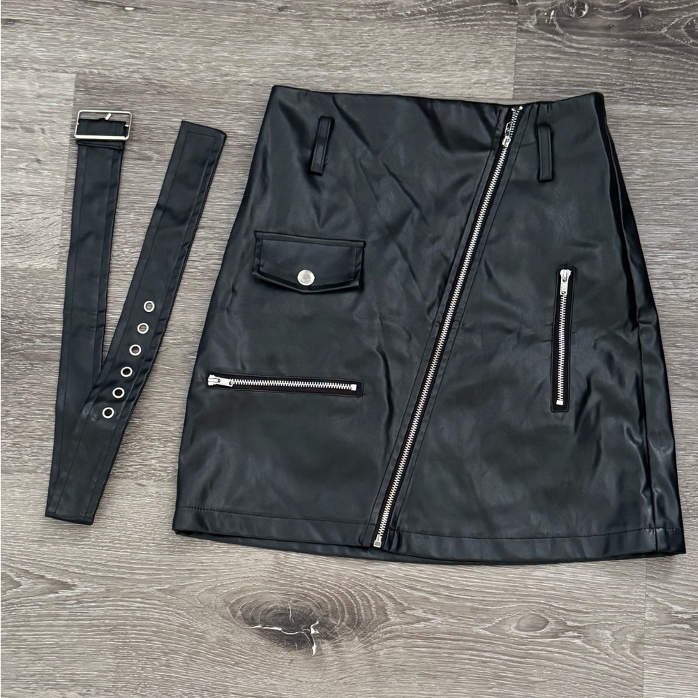 Black Zipper Faux Leather Skirt (XXS)